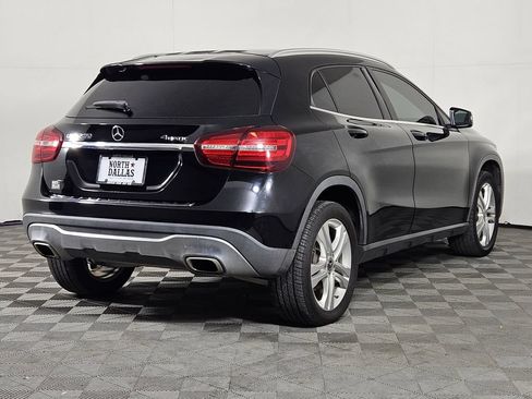 Used 2020 Mercedes-Benz GLA 250 4MATIC w/ Premium Package image 4