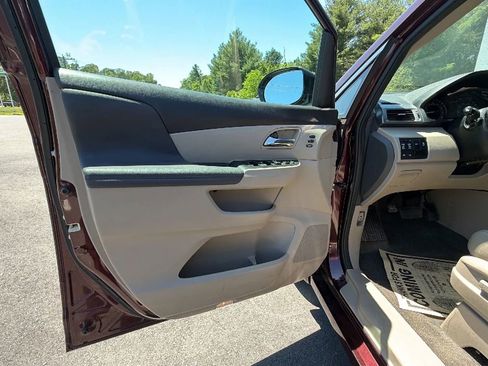Used 2015 Honda Odyssey Touring Elite image 13