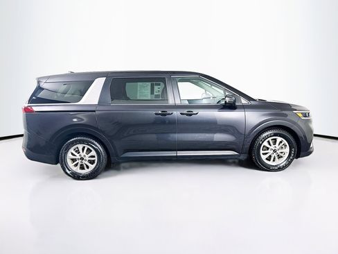 Used 2024 Kia Carnival LX image 10