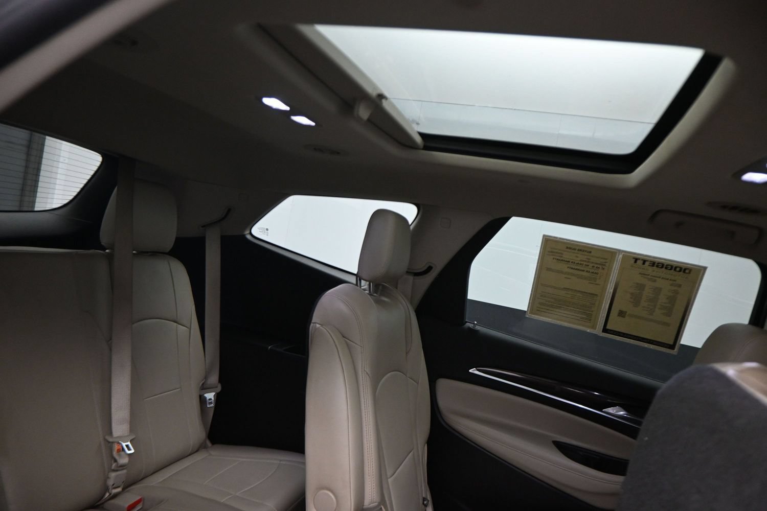 Used 2018 Buick Enclave Essence FWD image 17