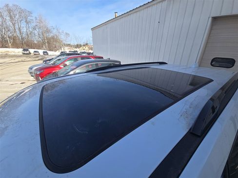 New 2026 Chevrolet Traverse RS image 19