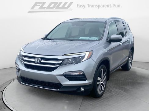 Used 2017 Honda Pilot Touring image 4