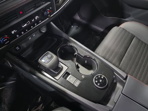 New 2026 Nissan Rogue SV image 25