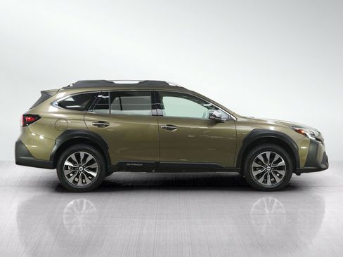 Used 2023 Subaru Outback Touring AWD/4WD image 7