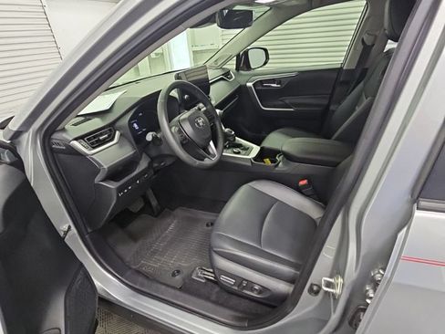Used 2025 Toyota RAV4 XLE Premium AWD/4WD image 11