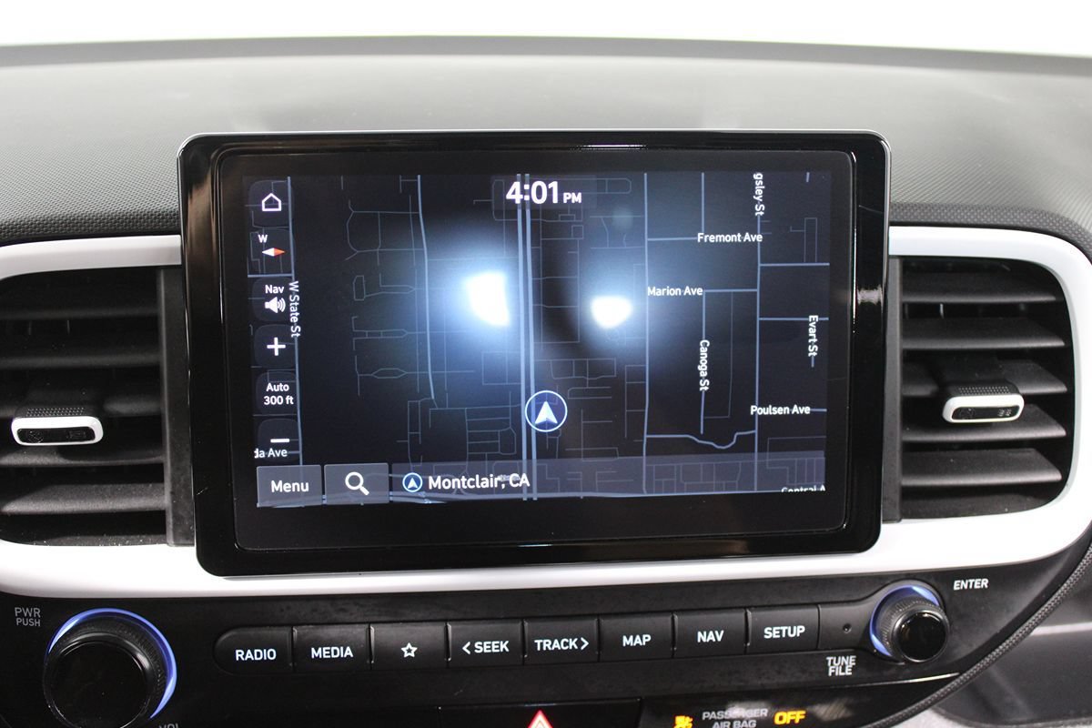 Used 2023 Hyundai Venue Limited FWD image 24