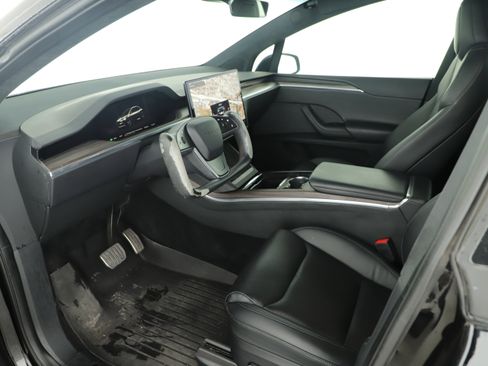 Used 2023 Tesla Model X image 4