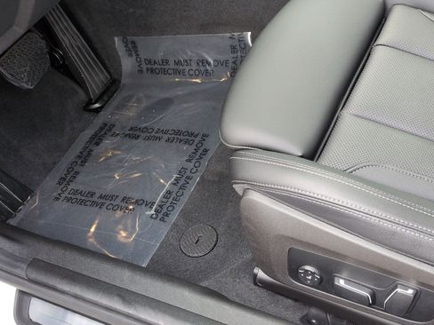 Used 2025 BMW 330i 330i w/ M Sport Package image 17