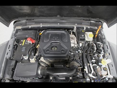 Used 2023 Jeep Wrangler Unlimited Rubicon 4xe AWD/4WD image 25