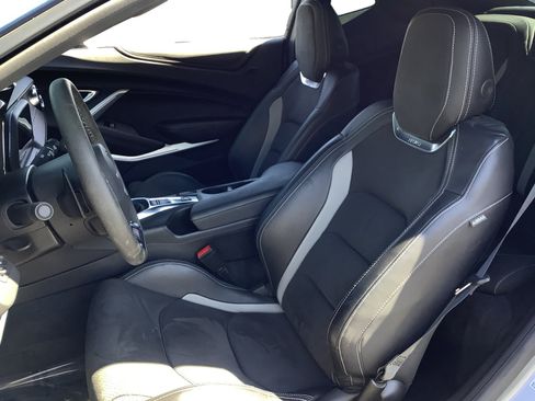 Used 2022 Chevrolet Camaro SS RWD image 9