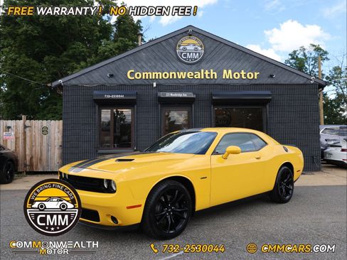 Used 2017 Dodge Challenger R/T w/ Blacktop Package RWD image 1