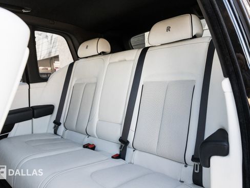 Used 2021 Rolls-Royce Cullinan image 31