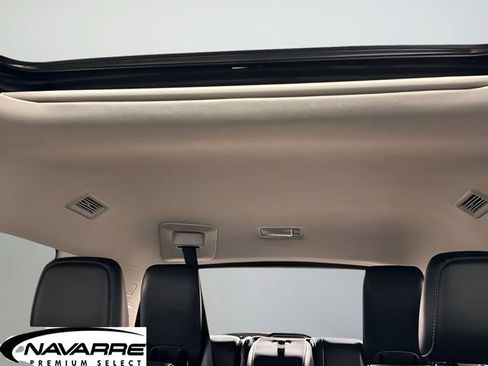 Used 2022 Nissan Pathfinder SL w/ SL Premium Package FWD image 12