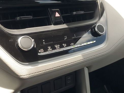 Used 2023 Toyota Corolla Cross L image 27