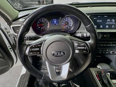 Used 2020 Kia Optima SE FWD image 11