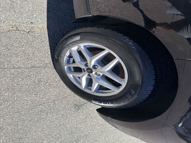 Used 2024 Ford Edge SEL AWD/4WD image 13