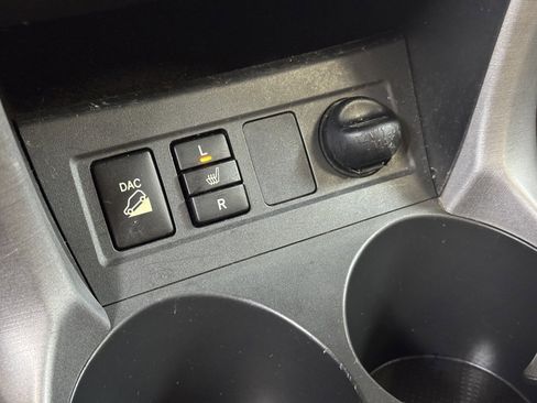 Used 2008 Toyota RAV4 Limited image 33