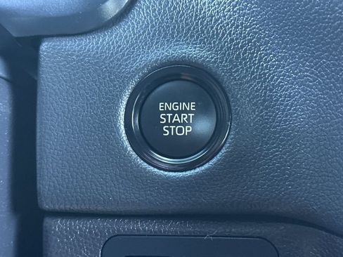 Used 2025 Toyota Tundra Limited AWD/4WD image 24