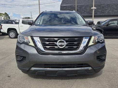 Used 2018 Nissan Pathfinder S image 2