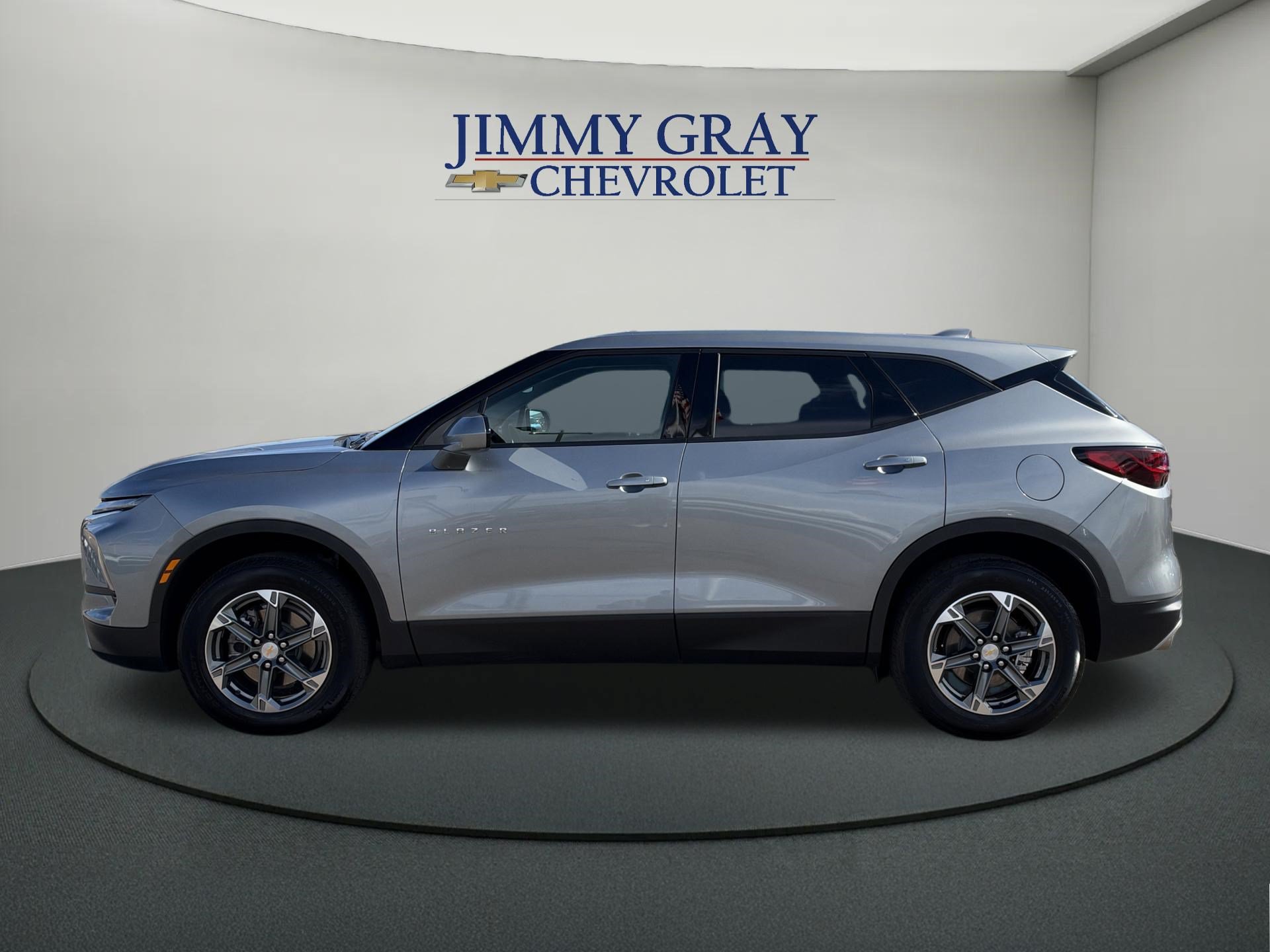 Used 2025 Chevrolet Blazer LT w/ Driver Confidence Package FWD image 2