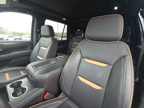 Used 2023 GMC Yukon AT4 w/ Technology Package image 26
