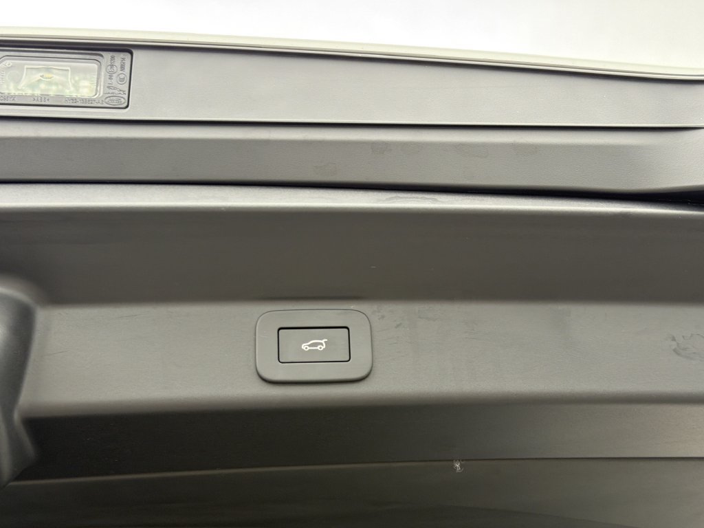 Used 2026 Land Rover Range Rover Sport Dynamic SE AWD/4WD image 13