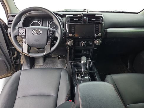 Used 2020 Toyota 4Runner TRD Off-Road Premium w/ Moonroof Package AWD/4WD image 10