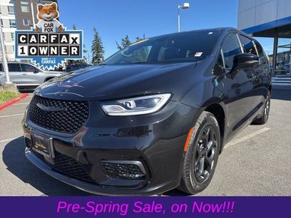 Used 2023 Chrysler Pacifica Touring-L w/ S Appearance Package
