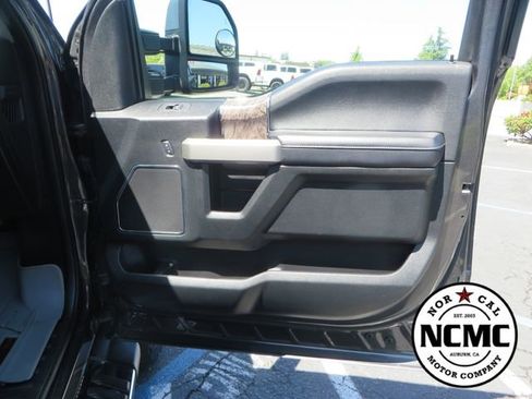 Used 2018 Ford F350 Lariat w/ Lariat Ultimate Package AWD/4WD image 60