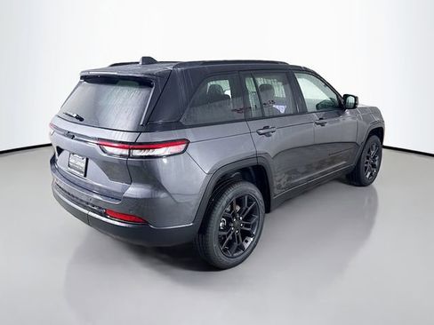 New 2025 Jeep Grand Cherokee Limited image 7