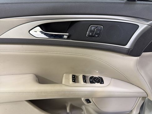 Used 2019 Lincoln MKZ Premiere image 11