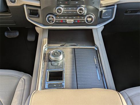 Certified 2024 Ford Expedition Limited image 18