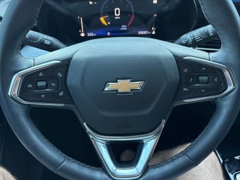 Used 2024 Chevrolet Trax LT w/ LT Convenience Package image 8