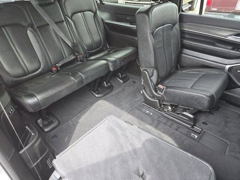 Used 2024 Jeep Wagoneer L Series II w/ Flexible Seating Group AWD/4WD image 24