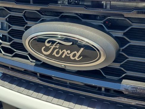 New 2026 Ford F250 Lariat w/ Black Appearance Package AWD/4WD image 12