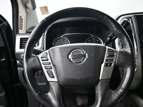 Used 2021 Nissan Titan SV w/ SV Convenience Package RWD image 17
