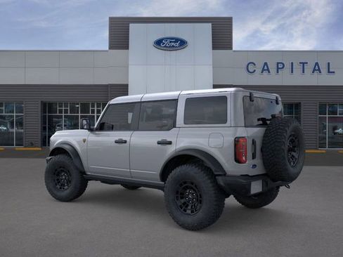New 2026 Ford Bronco Badlands image 4