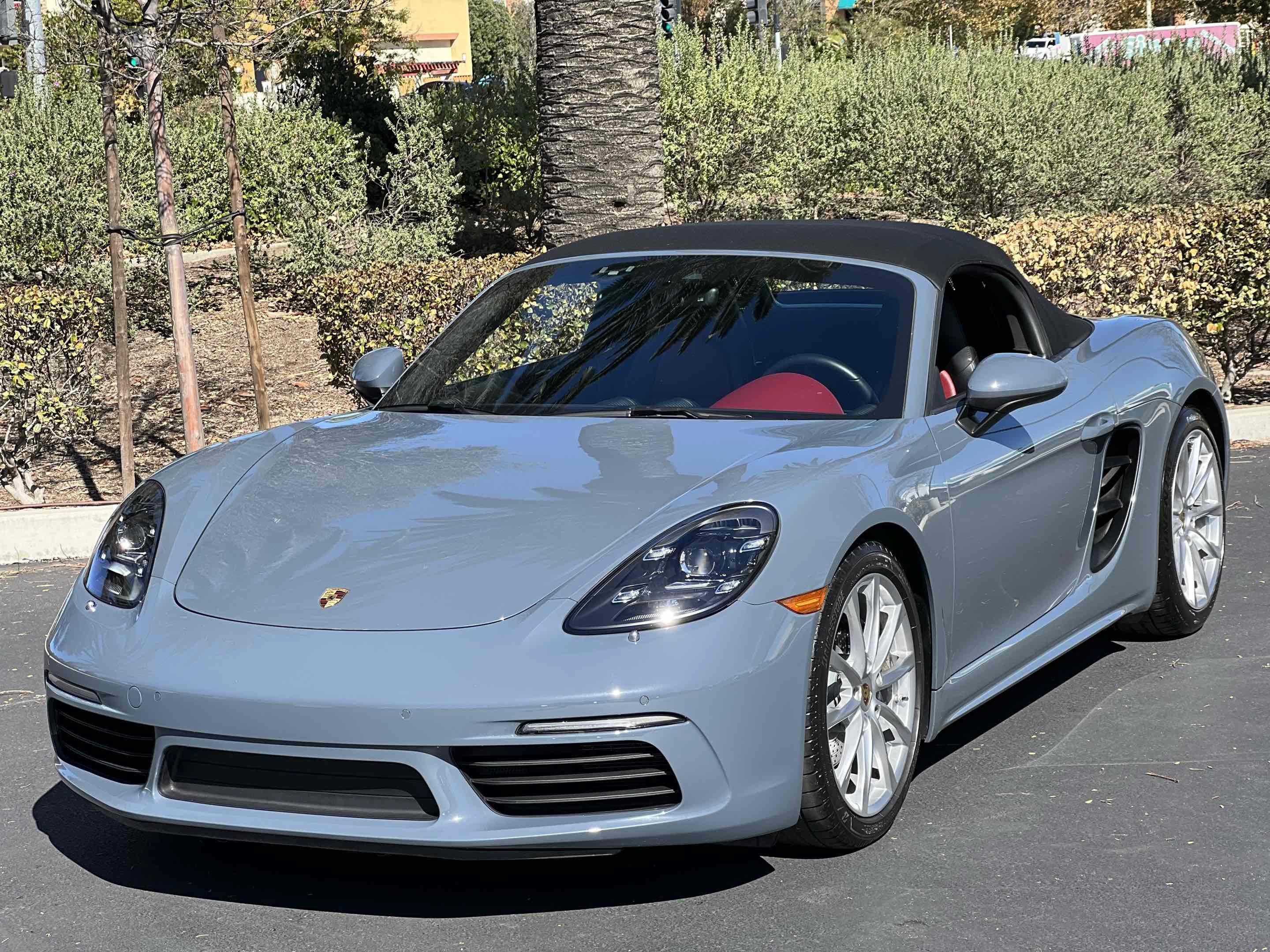 Used 2017 Porsche 718 Boxster RWD image 36
