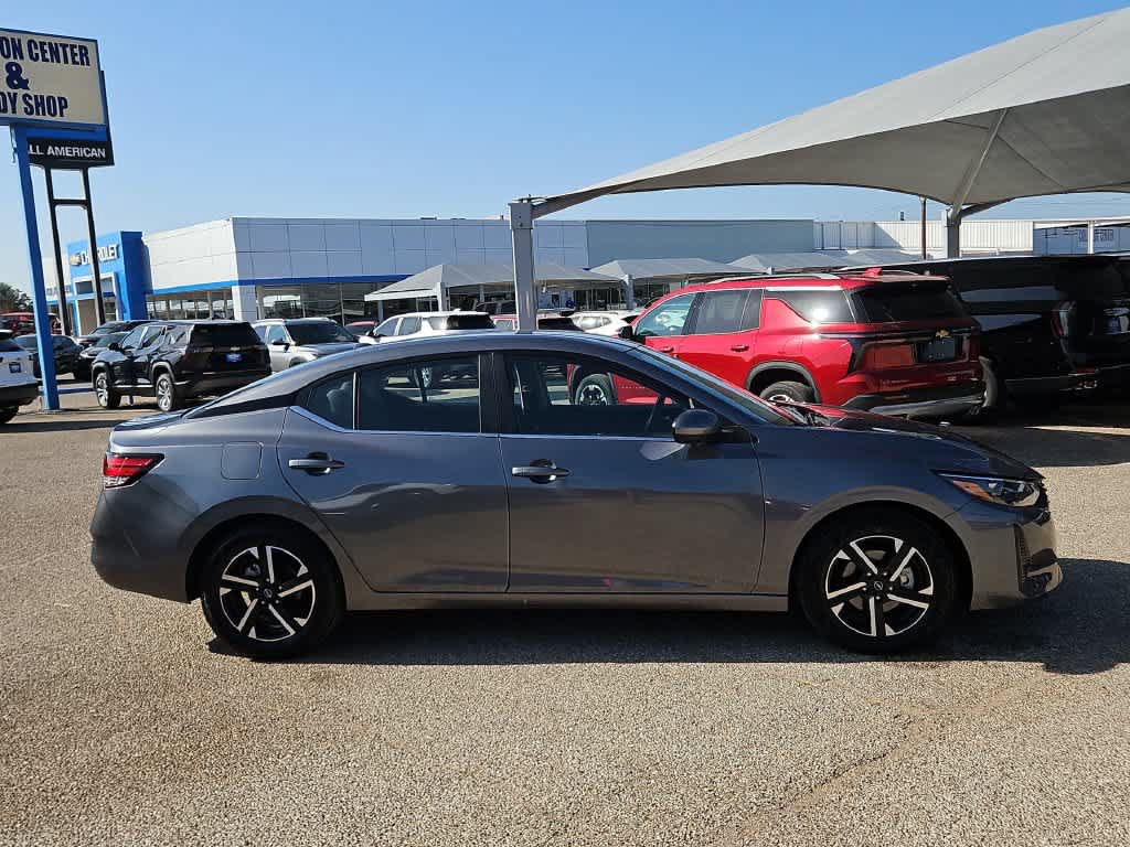 Used 2025 Nissan Sentra SV FWD image 9