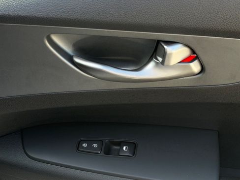 Certified 2021 Kia Forte LXS FWD image 9