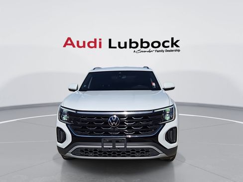 Used 2024 Volkswagen Atlas Cross Sport SE FWD image 3