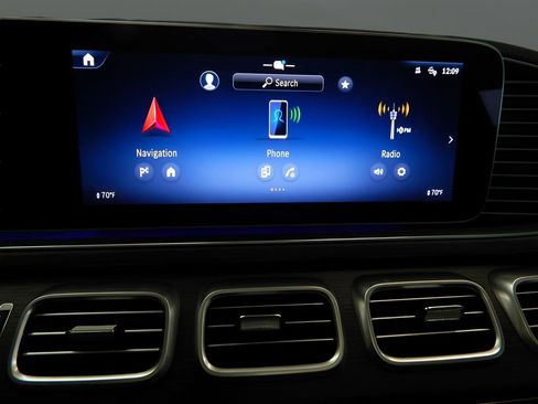 Used 2024 Mercedes-Benz GLS 450 4MATIC image 26