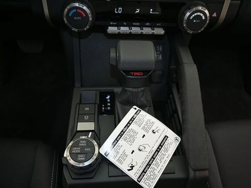 Used 2025 Toyota Tacoma TRD Off-Road AWD/4WD image 9