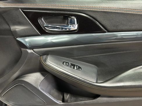 Used 2019 Nissan Maxima SR w/ Premium Package image 17
