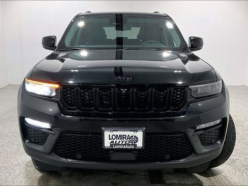 Used 2023 Jeep Grand Cherokee Limited w/ Luxury Tech Group II image 2