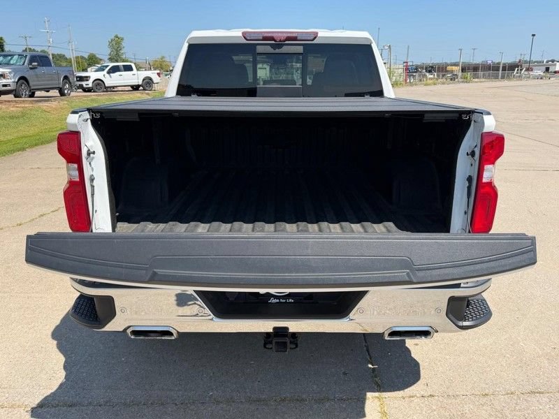 Used 2022 Chevrolet Silverado 1500 LTZ w/ Technology Package AWD/4WD image 5