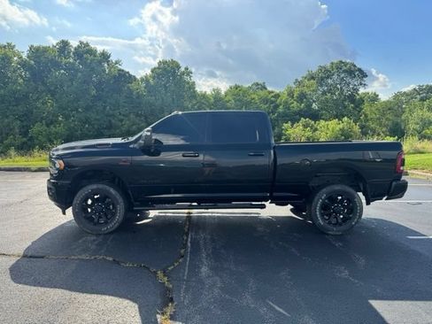 Used 2024 RAM 2500 Big Horn w/ Night Edition AWD/4WD image 6