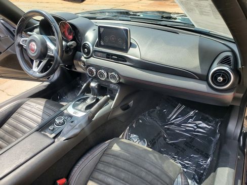 Used 2017 FIAT 124 Spider Abarth RWD image 18