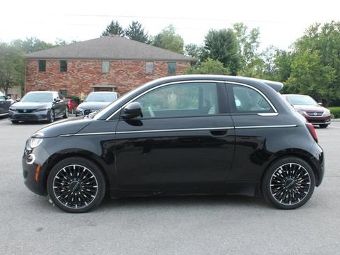 Used 2024 FIAT 500 e FWD image 5