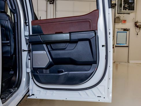 Used 2023 Ford F150 Lariat image 39